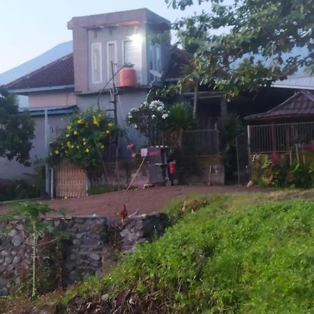 Akria Bed And Breakfast Bayan Luaran gambar