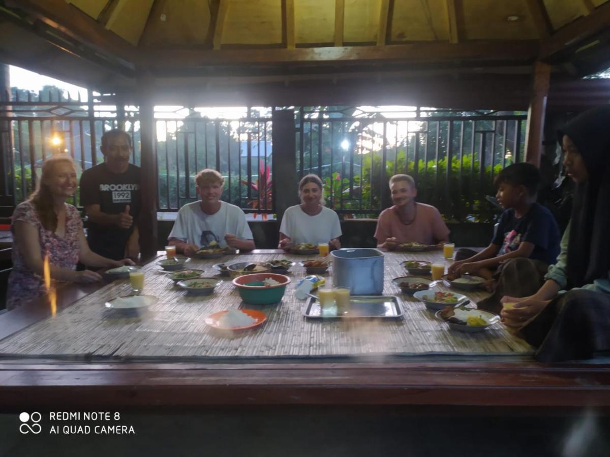 Akria Bed And Breakfast Bayan Luaran gambar