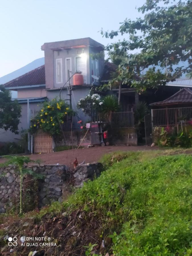 Akria Bed And Breakfast Bayan Luaran gambar